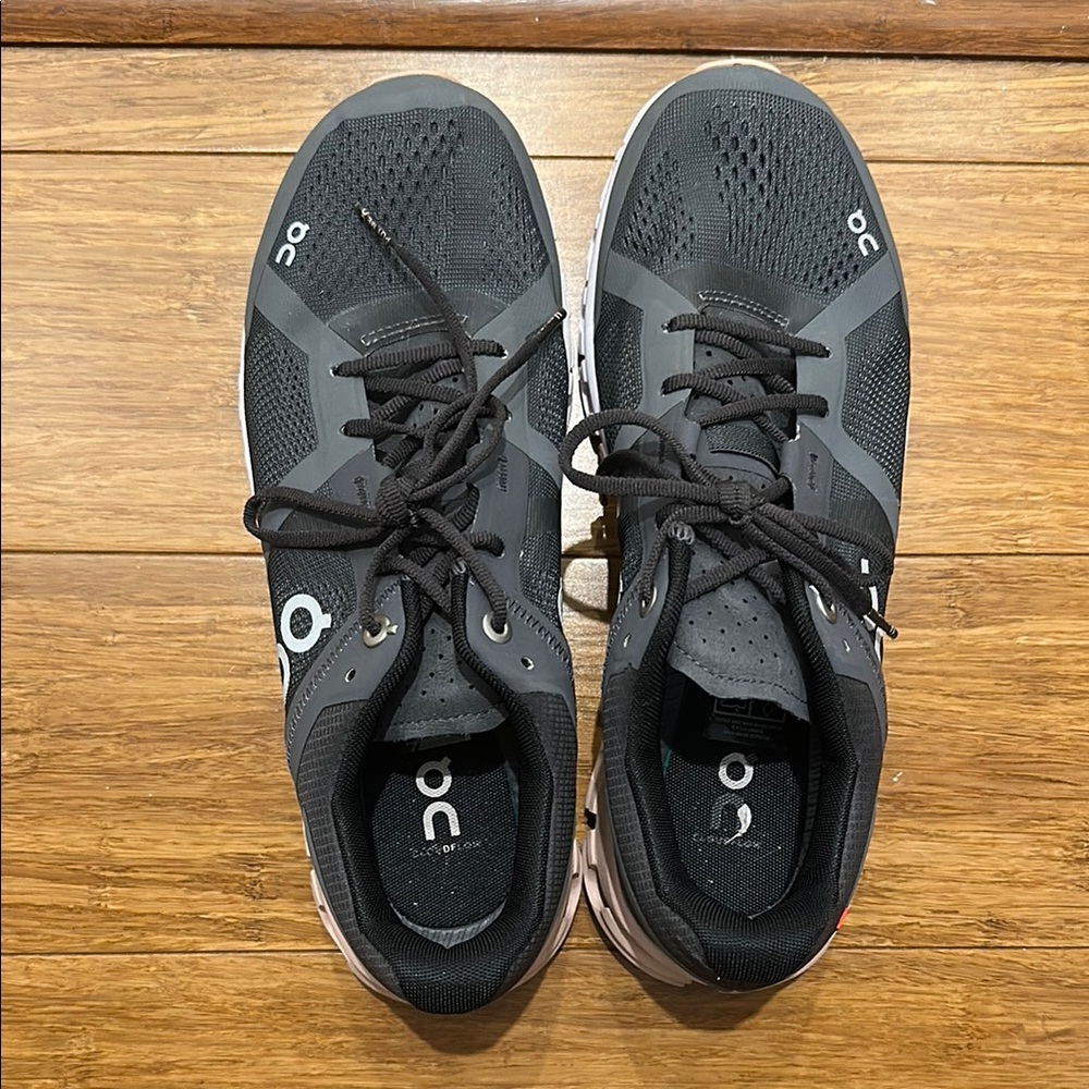 On Cloud Running Women’s Black Athletic Shoes